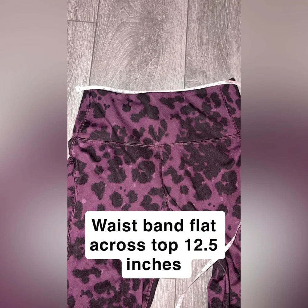 All In Motion Medium Athletic Leggings Purple & Black Animal Print Pockets EUC - Picture 6 of 7
